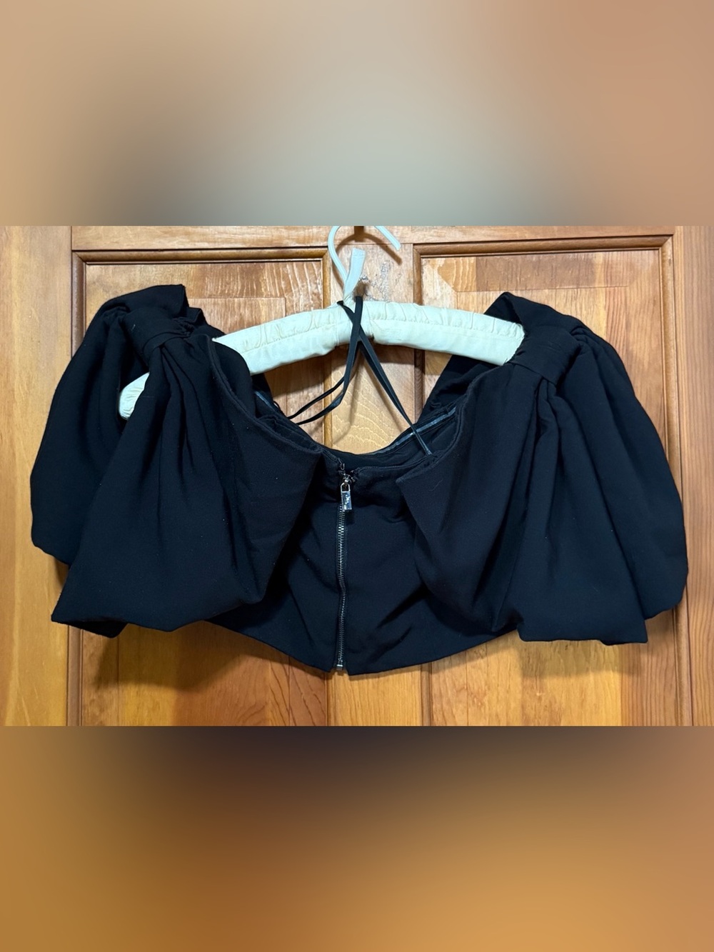 Toccin~Off-Shoulder~Bow-Sleeved Black Crop Top~Size 4~$395~ - Picture 7 of 8